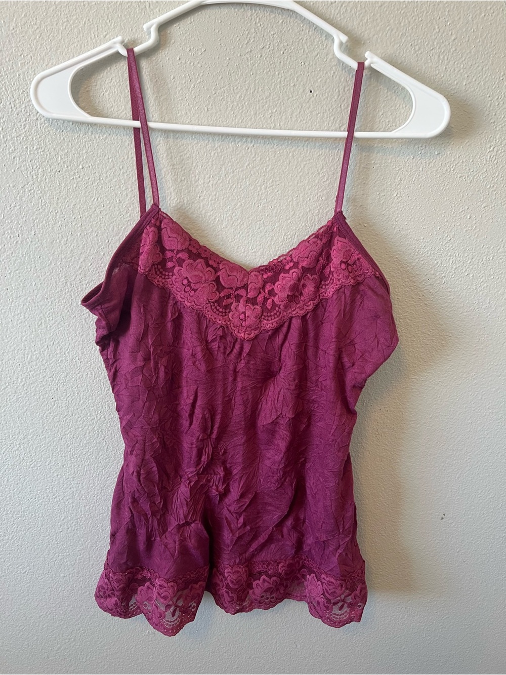 Maurices Y2K Lace Trim Crinkle Cami V-Neck 2000s Preppy Vintage Grunge Camisole